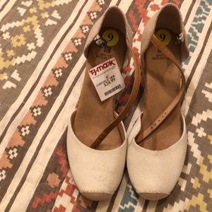 White Mountain shoes